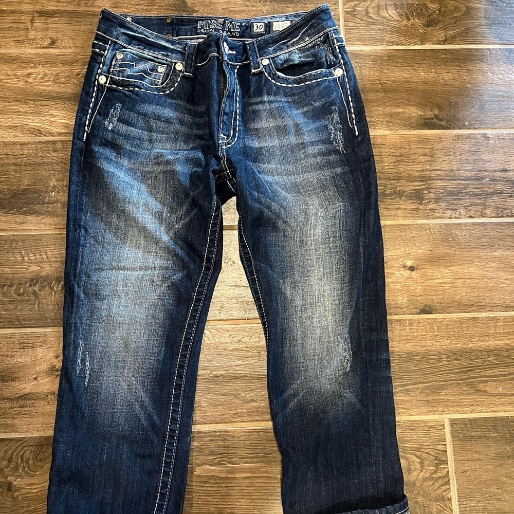 Women’s size 30 Miss Me Jean Capris